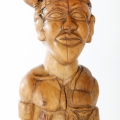 Isaac Nkululeko Makeleni - Inyanga. Wood, 96 x 22 x 15 cm, late 1980s (Collection: private, Cape Town. Photo: C. Beyer