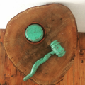 Stateless, 2017. Bronze, wood and felt, Installation dimensions variable. Image courtesy the artist.